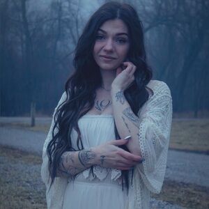 Meet your Posher, Haylie